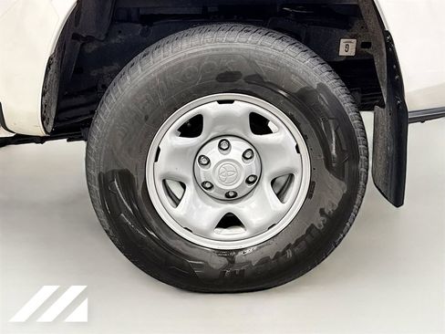 Used 2021 Toyota Tacoma SR AWD/4WD image 31