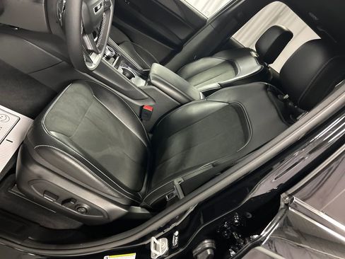 Used 2025 Jeep Grand Cherokee Altitude image 12