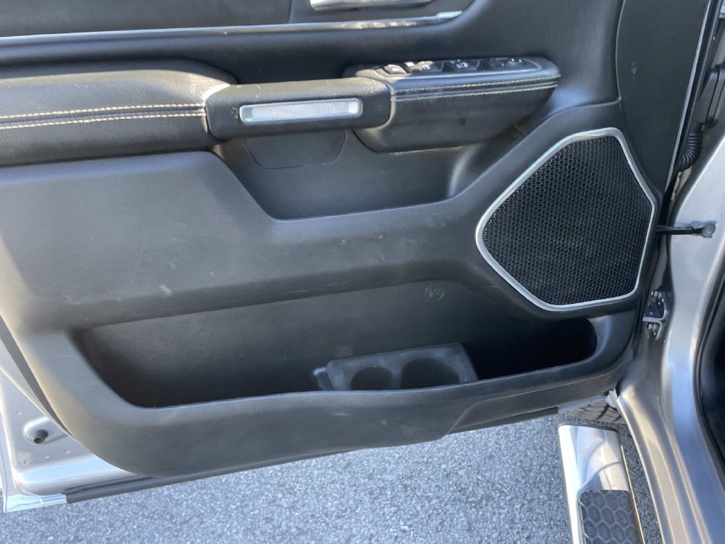 Used 2019 RAM 1500 Laramie AWD/4WD image 43