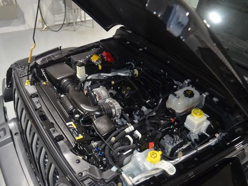 Used 2022 Jeep Gladiator Overland image 31