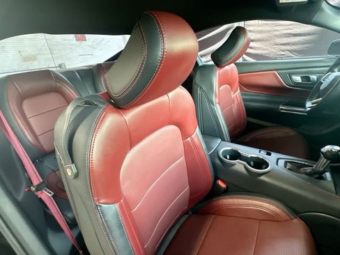 Used 2025 Ford Mustang Premium RWD image 27