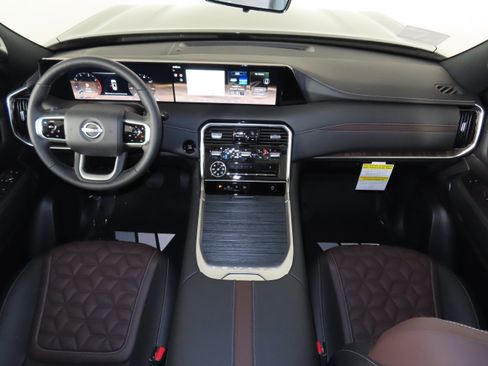 New 2026 Nissan Armada Platinum image 10