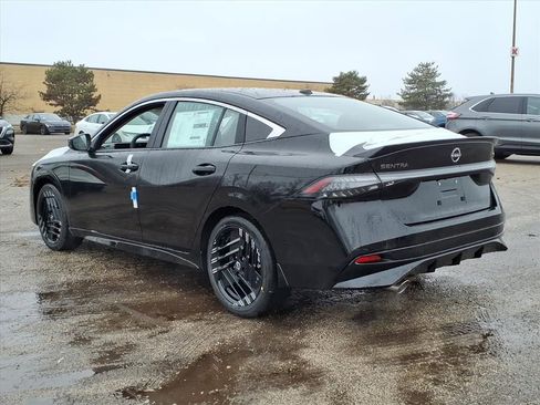 New 2026 Nissan Sentra SR w/ Floor Mat Package FWD image 5