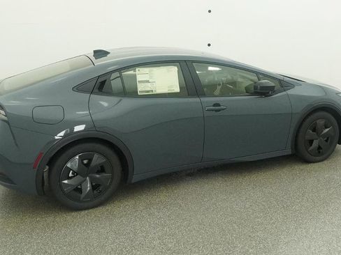 New 2026 Toyota Prius Plug-In Hybrid FWD image 16
