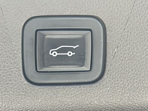 Used 2022 GMC Yukon Denali AWD/4WD image 19