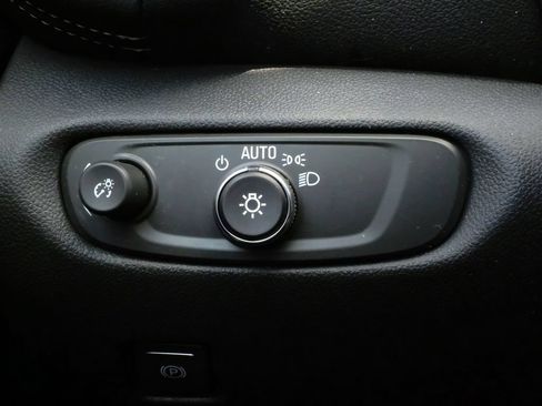Used 2024 Chevrolet Blazer LT w/ Midnight/Sport Edition AWD/4WD image 15