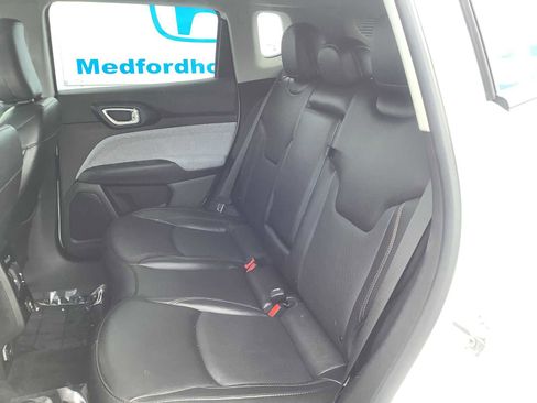 Used 2022 Jeep Compass Latitude AWD/4WD image 13