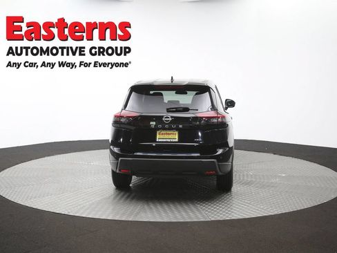 Used 2024 Nissan Rogue S AWD/4WD image 37
