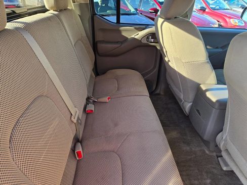 Used 2015 Nissan Frontier SV w/ SV Value Truck Package image 25