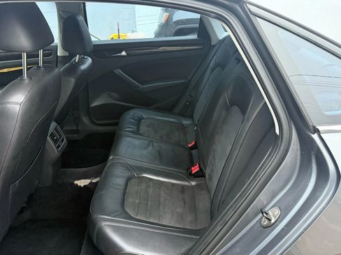 Used 2014 Volkswagen Passat 1.8T SEL Premium image 5