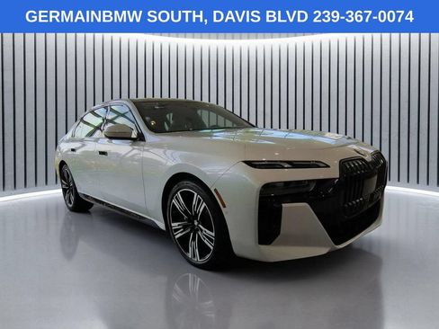Certified 2025 BMW 760i xDrive AWD/4WD image 3