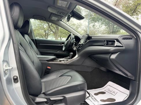 Used 2022 Toyota Camry SE FWD image 30