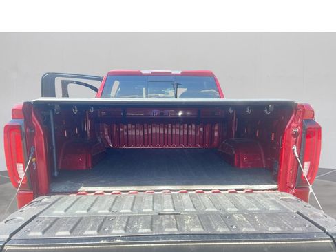 Used 2021 GMC Sierra 1500 SLT w/ SLT Convenience Package AWD/4WD image 23