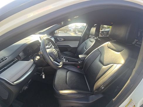 Used 2025 Jeep Compass Limited AWD/4WD image 3