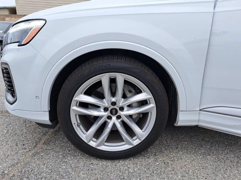 Used 2025 Audi Q7 3.0T Premium Plus AWD/4WD image 11