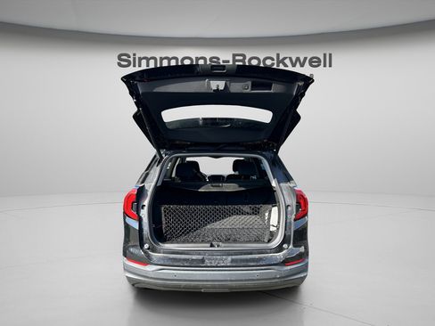 Used 2021 GMC Terrain SLE w/ Driver Convenience Package image 16