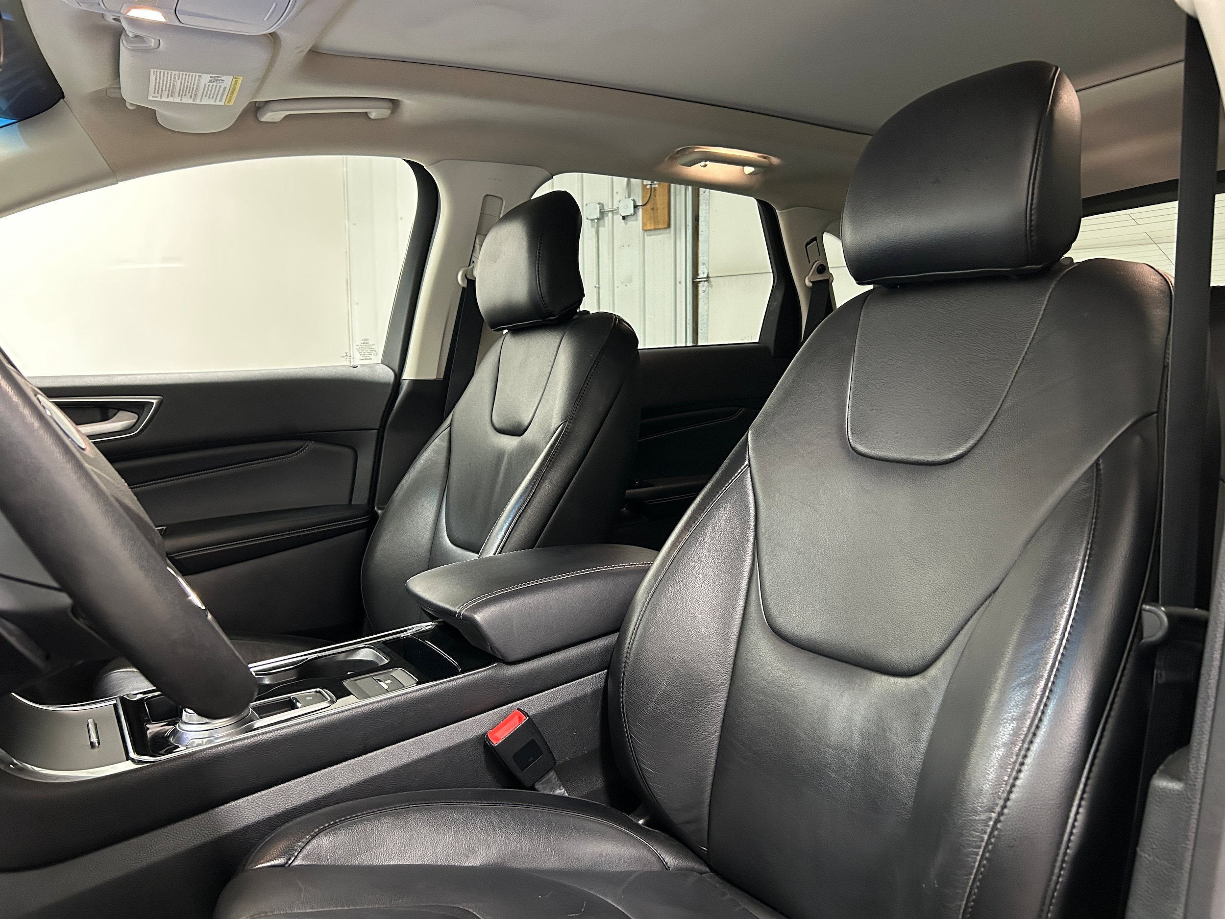 Used 2019 Ford Edge Titanium w/ Cold Weather Package AWD/4WD image 27