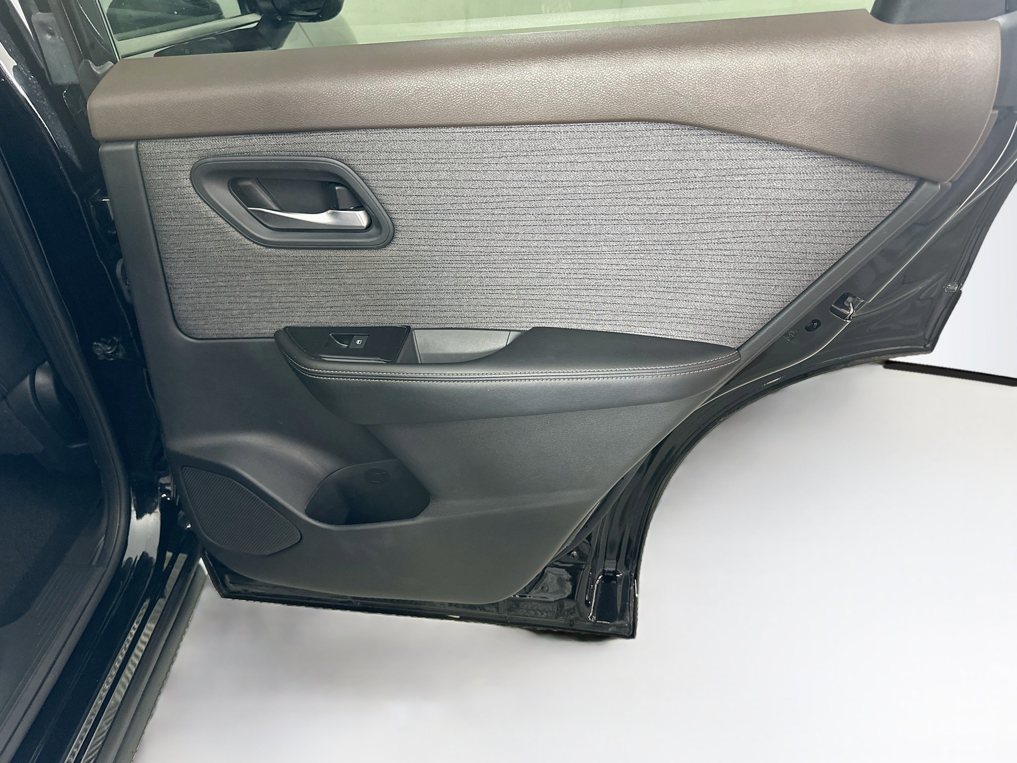 Used 2023 Nissan Rogue SV FWD image 29
