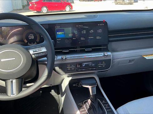 Used 2025 Hyundai Kona SEL FWD image 15
