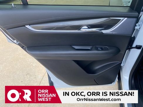 Used 2023 Cadillac XT6 Sport image 15