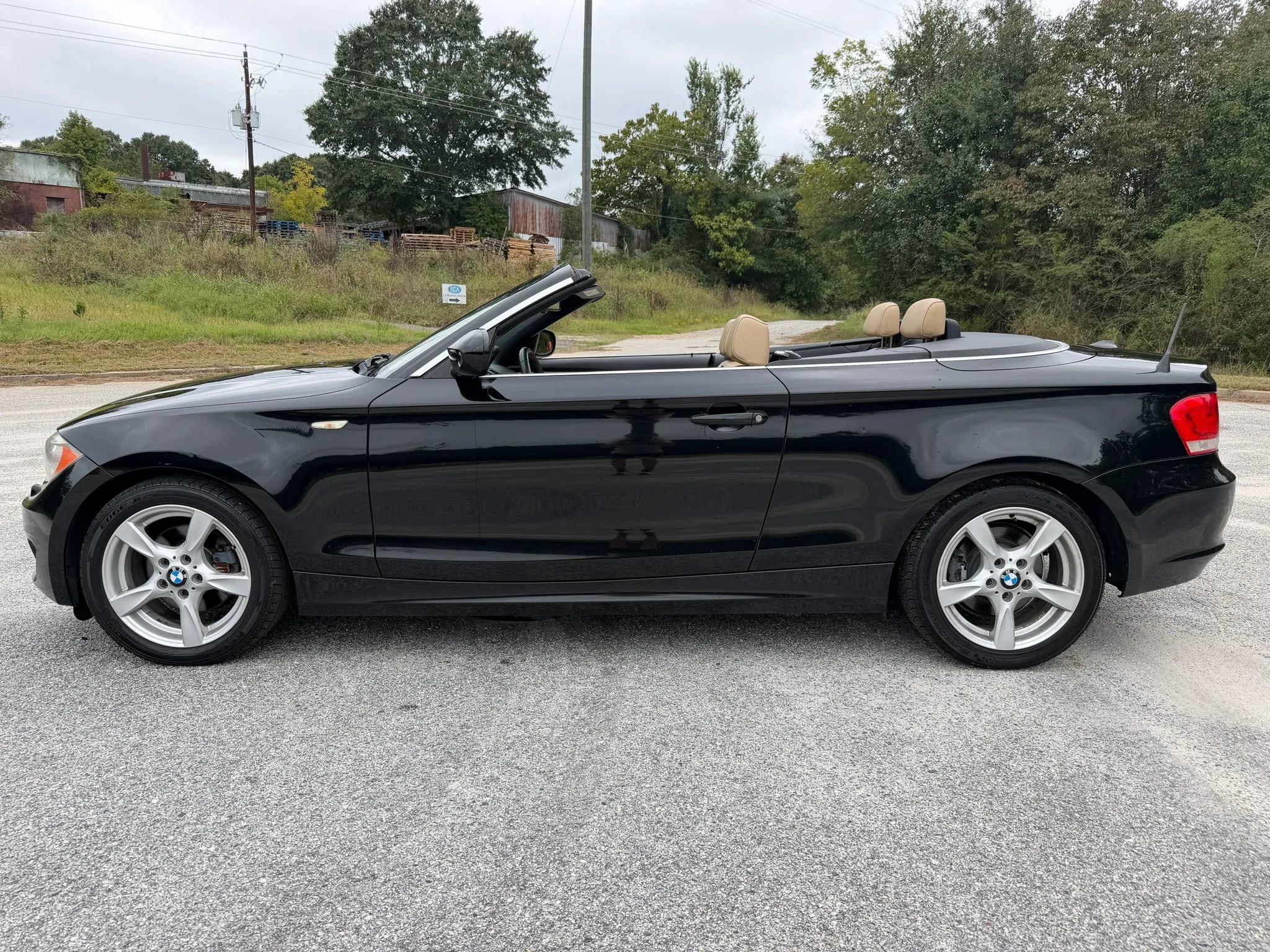Used 2013 BMW 128i Convertible RWD image 2