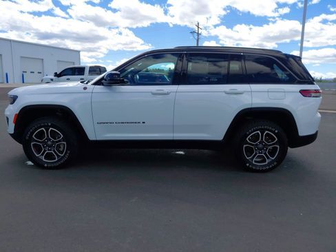 Used 2022 Jeep Grand Cherokee Trailhawk image 7