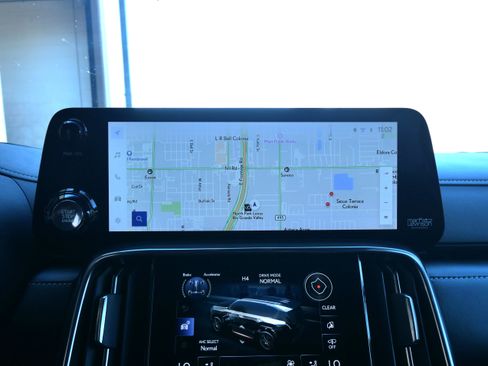 Used 2023 Lexus LX 600 F Sport w/ Accessory Package (Z1) image 15