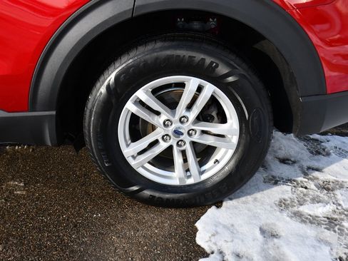 Used 2023 Ford Explorer XLT image 23