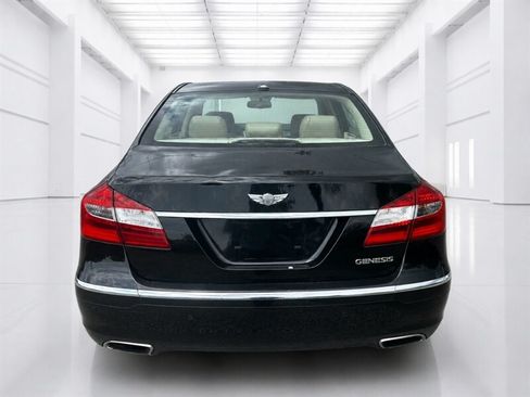 Used 2013 Hyundai Genesis 3.8 RWD image 3