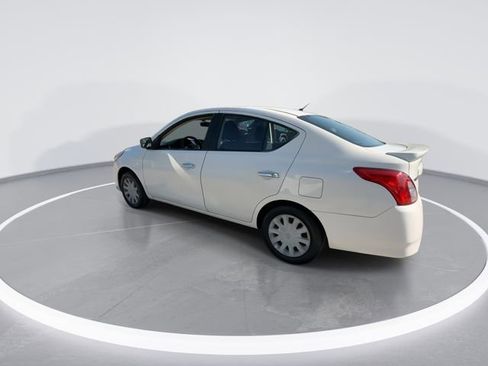 Used 2019 Nissan Versa SV image 6