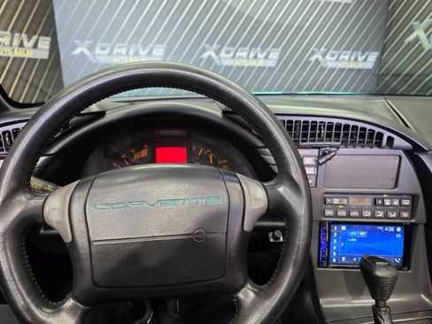 Used 1991 Chevrolet Corvette Convertible RWD image 31
