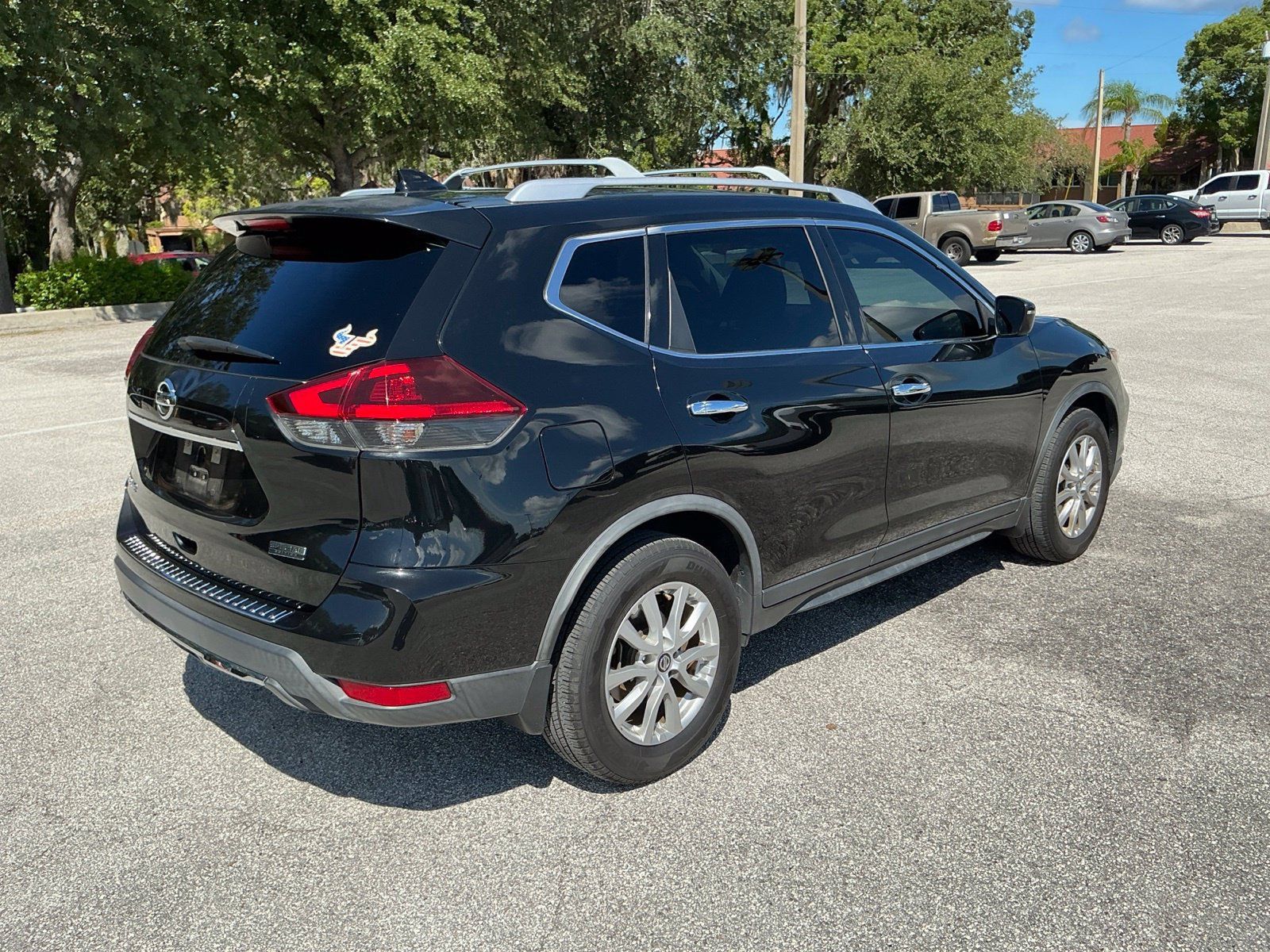 Used 2020 Nissan Rogue S w/ Special Edition Package FWD image 10