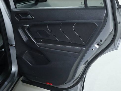 Certified 2024 Volkswagen Tiguan SE AWD/4WD image 34