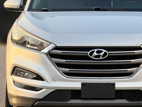 Used 2016 Hyundai Tucson Limited w/ Option Group 03 AWD/4WD image 11