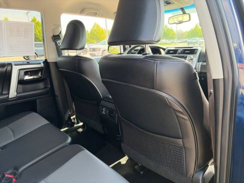 Used 2018 Toyota 4Runner SR5 Premium AWD/4WD image 29