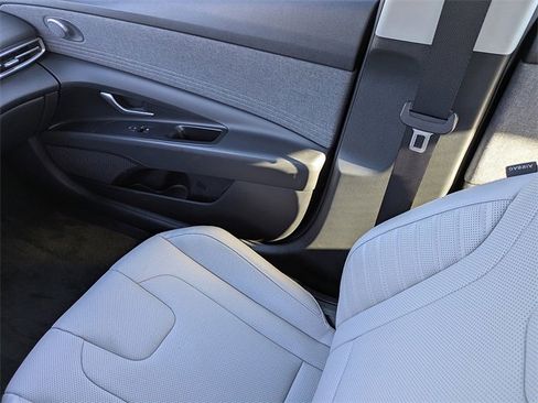 Used 2023 Hyundai Elantra Limited image 15