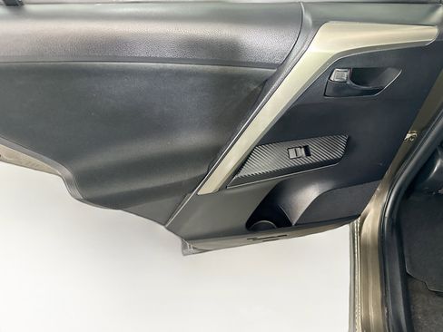 Used 2014 Toyota RAV4 LE FWD image 24