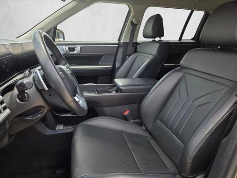 Used 2025 Hyundai Santa Fe SEL FWD image 15
