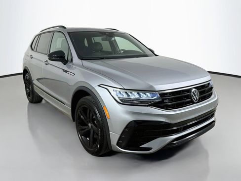 Used 2024 Volkswagen Tiguan SE R-Line AWD/4WD image 3