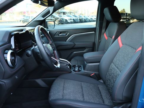 Used 2023 Chevrolet Colorado Z71 w/ Z71 Convenience Package 2 image 10