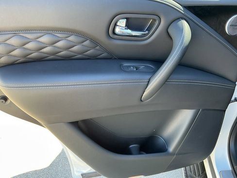 Certified 2024 INFINITI QX80 Sensory image 27