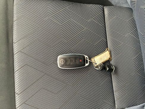Used 2025 Nissan Versa SV FWD image 16