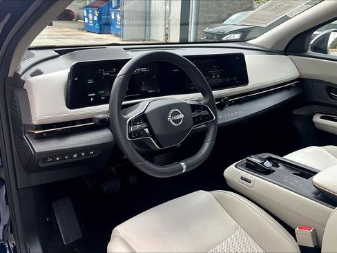 Used 2023 Nissan Ariya FWD image 16