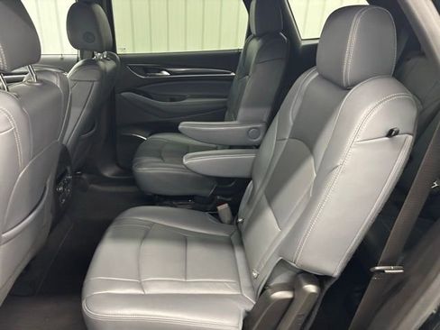Used 2024 Buick Enclave Premium image 11