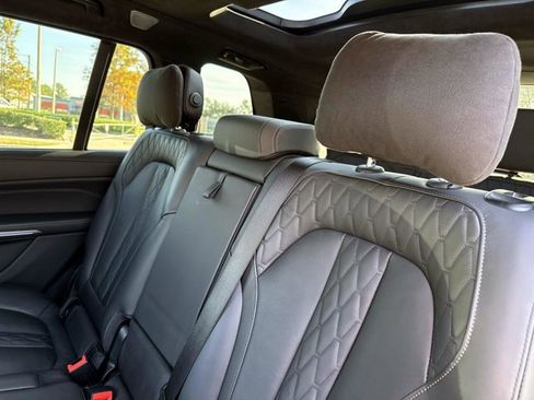 Used 2023 BMW X7 M60i image 15