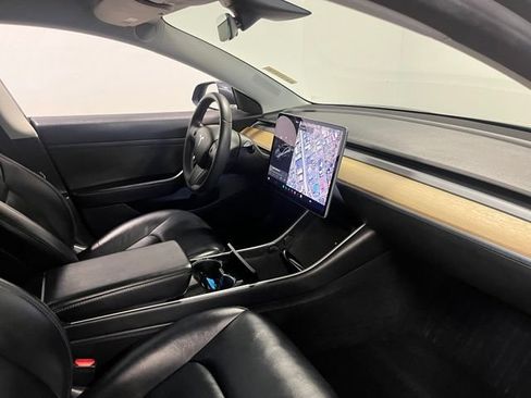 Used 2020 Tesla Model 3 Standard Range Plus RWD image 11