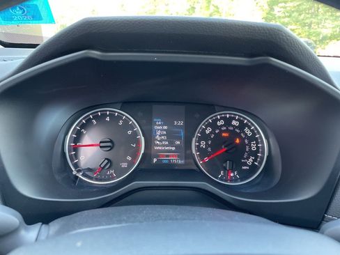 Used 2022 Toyota RAV4 LE image 16