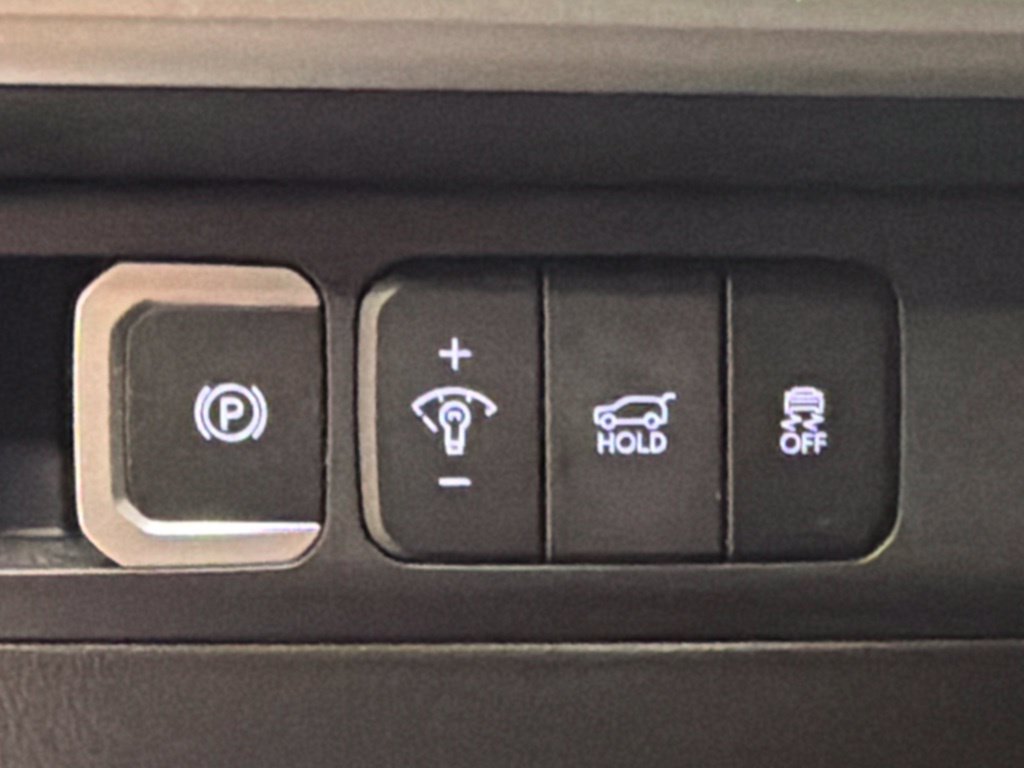 Certified 2025 Hyundai Santa Fe SEL FWD image 25