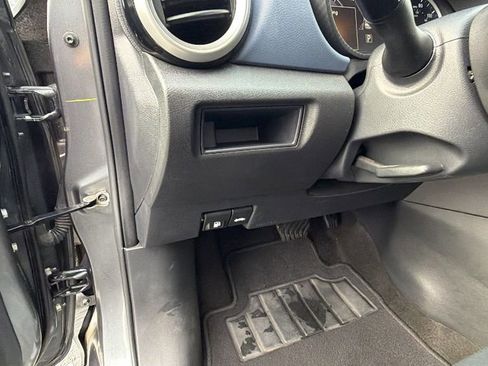 Used 2023 Nissan Versa SV image 30