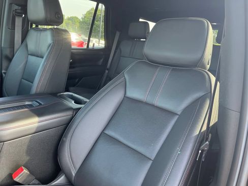Used 2022 Chevrolet Tahoe RST w/ Sport Performance Package AWD/4WD image 12